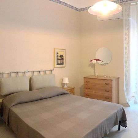 Apartment For 2 In Catania, B&B Le Voci Del Mercato ภายนอก รูปภาพ